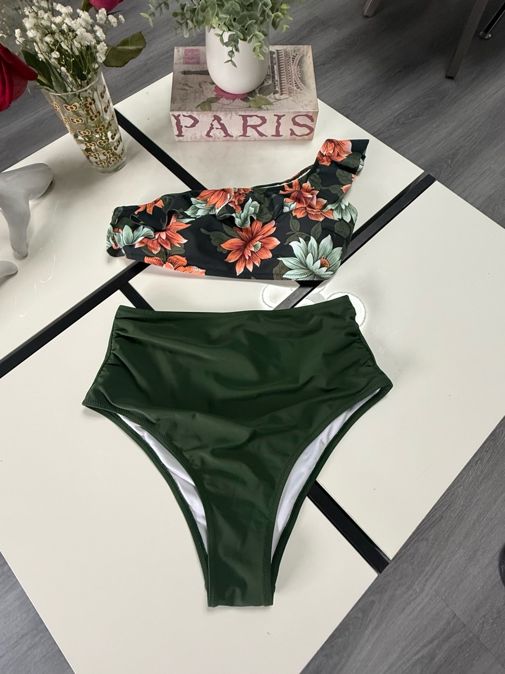 Cupshe Floral One-Shoulder Ruffle Bikini Set - Olive Green & Black Floral Size L - Picture 4 of 9